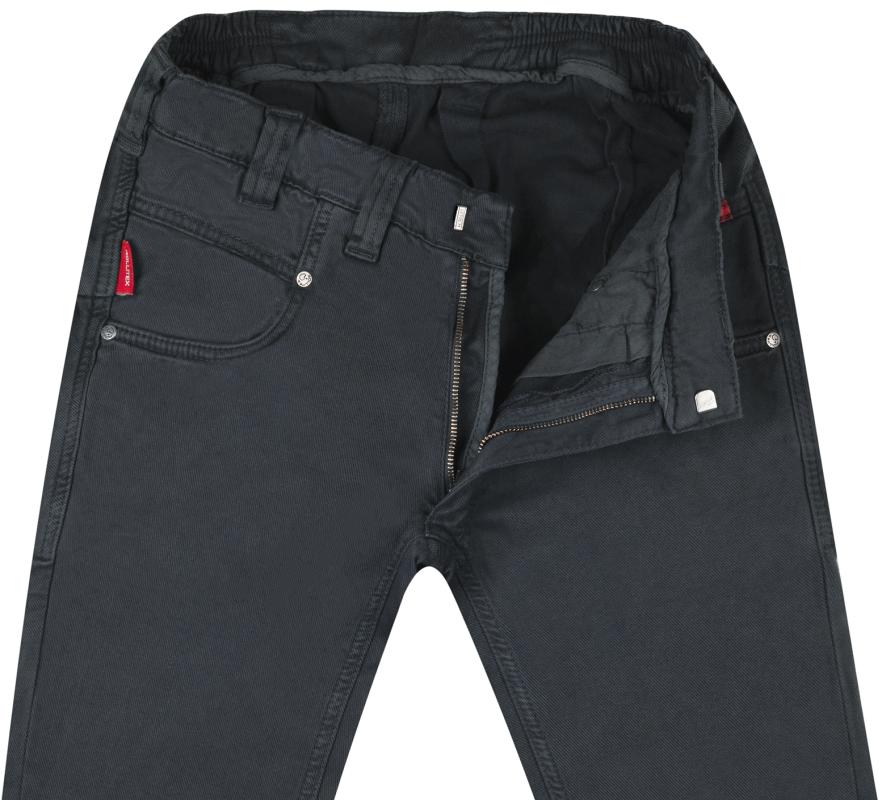 Slim-Fit Wonder-Soft Jeans made from stretch denim 